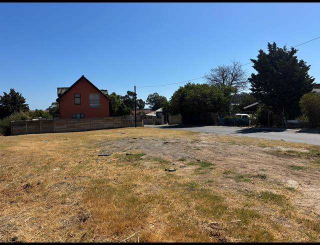 512M² VACANT LAND FOR SALE IN SIR LOWRYS PASS